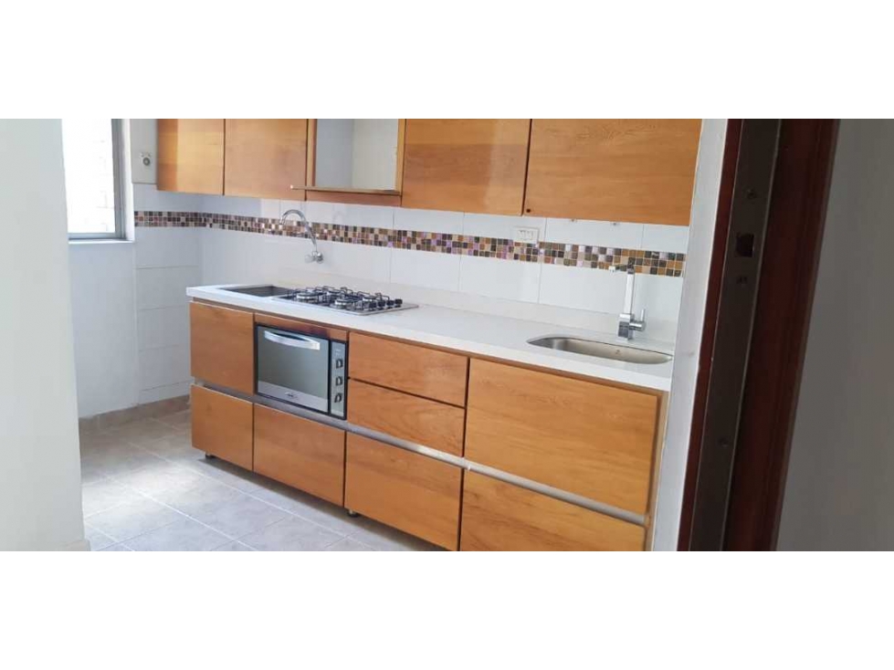 APARTAMENTO EN ENVIGADO LAS ANTILLLAS CON EXCELENTE PANORÁMICA 75M2