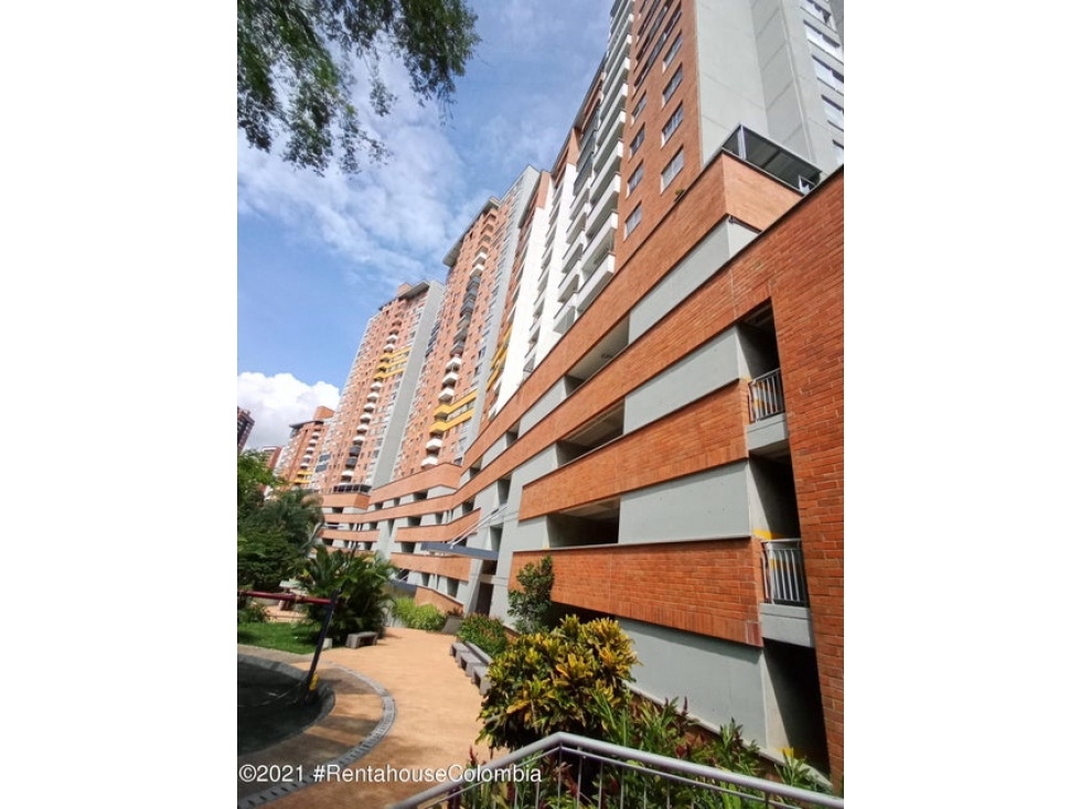 Apartamento en  Medellin RAH CO: 24-617