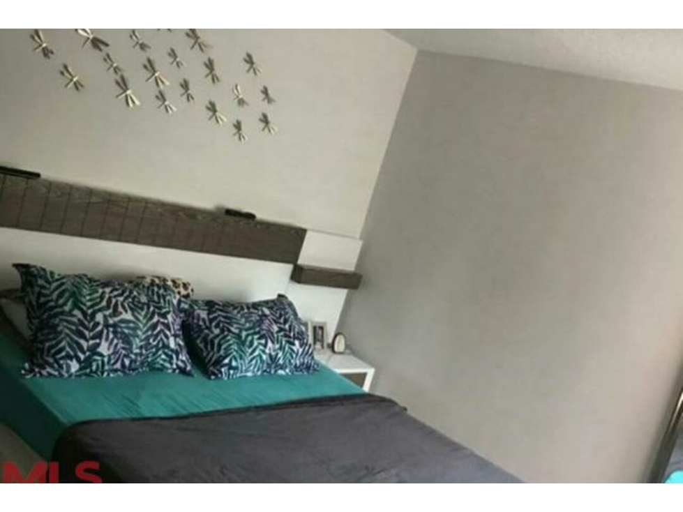 Apartamento en venta en Loma de Los Bernal, Medellín