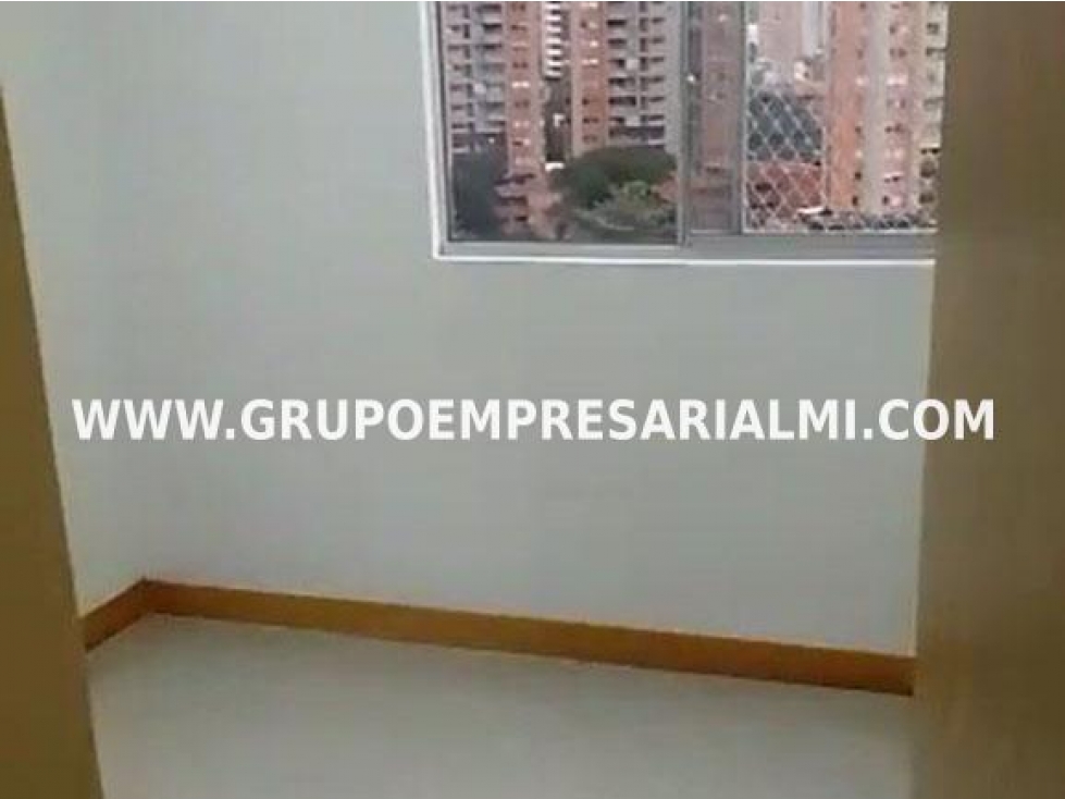 APARTAMENTO EN VENTA- SECTOR TRES ESQUINAS, SABANETA COD:  27641