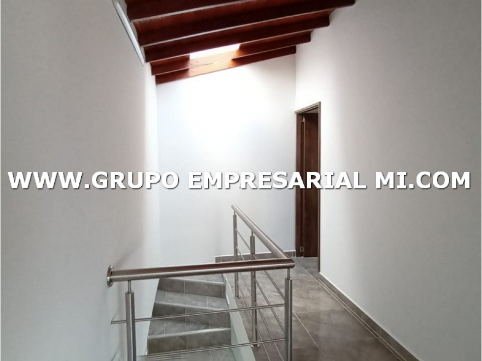 CASA BIFAMILIAR EN VENTA - SECTOR FERRARA, ITAGÜI COD: 27211