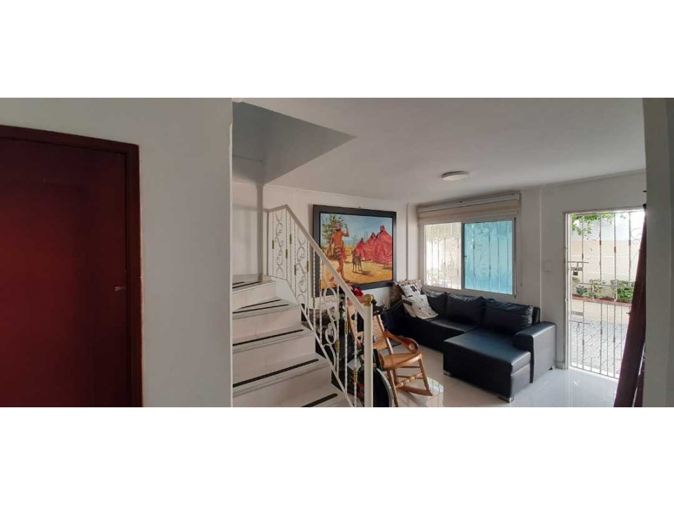 CASA EN VENTA EN CONJUNTO BARRIO BOSTON, MUY AMPLIA Y BONITA