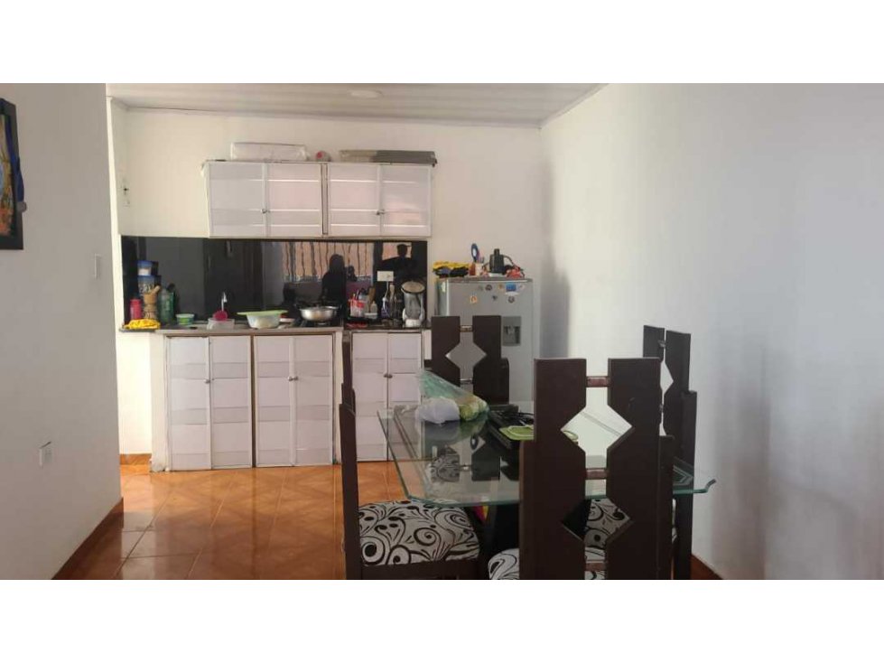 CASA MULTIFAMILIAR EN VENTA EN LOS PINOS DE 4 PISOS