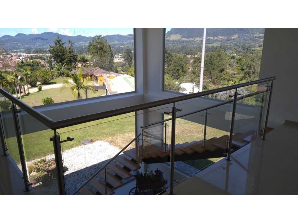 DIVINA CASA FINCA EN VENTA EN LA CEJA ANTIOQUIA - EXCELENTE UBICACIÓN