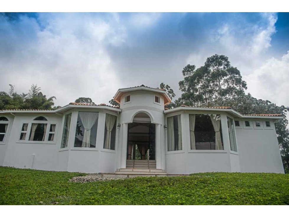CASA CAMPESTRE CON 2 PROPIEDADES VÍA FILANDIA 4859