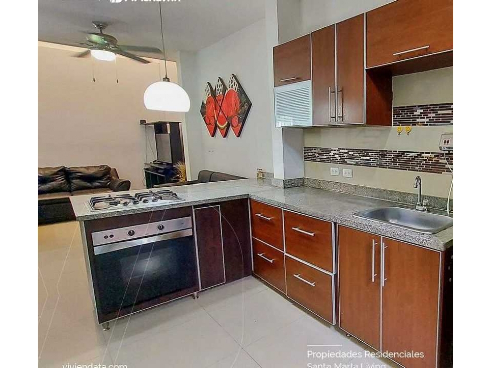 Hermosa casa de 3 pisos con local comercial, la concepción 2