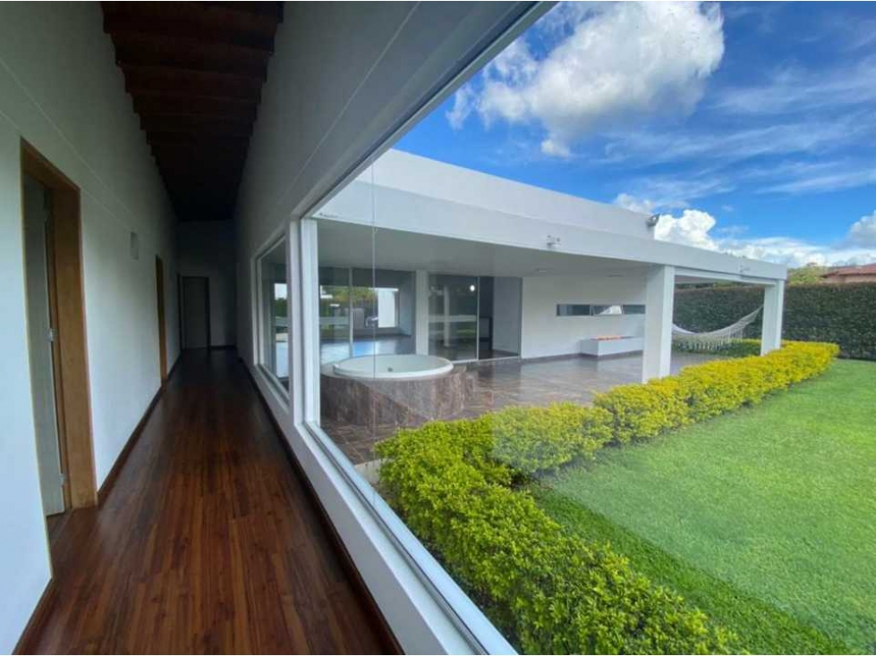 Hermosa Casa en Venta Llano Grande- Antioquia