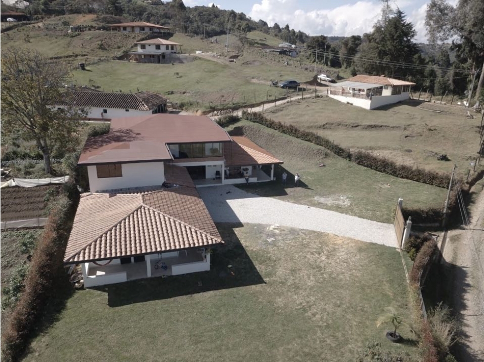 Hermosa finca en Santa Elena vereda San Ignacio 1.500 m2