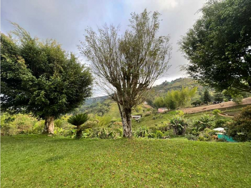 LINDA CASA FINCA EN VENTA EN EL PEÑOL ANTIOQUIA - CON LINDA VISTA.