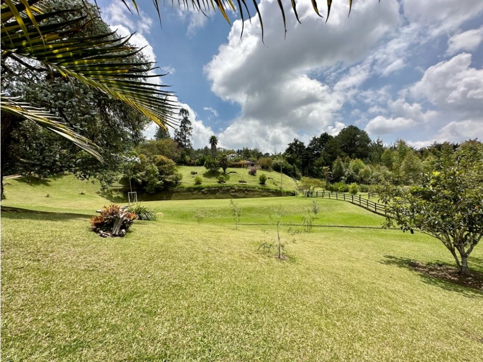 Lote de 10.000mt2 con costruccion pequeña, El Tablacito.