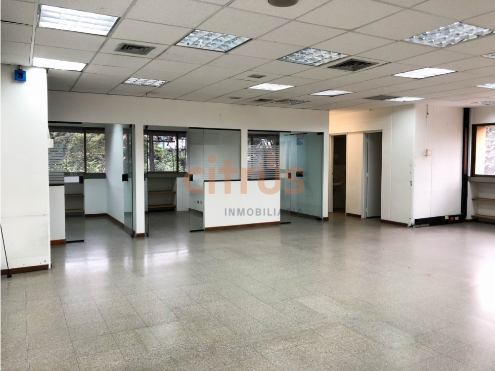 Oficina en Arriendo en Medellin - Aguacatala