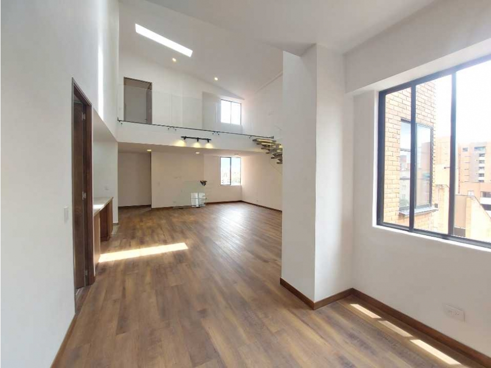 PENTHOUSE DUPLEX EN LAURELES