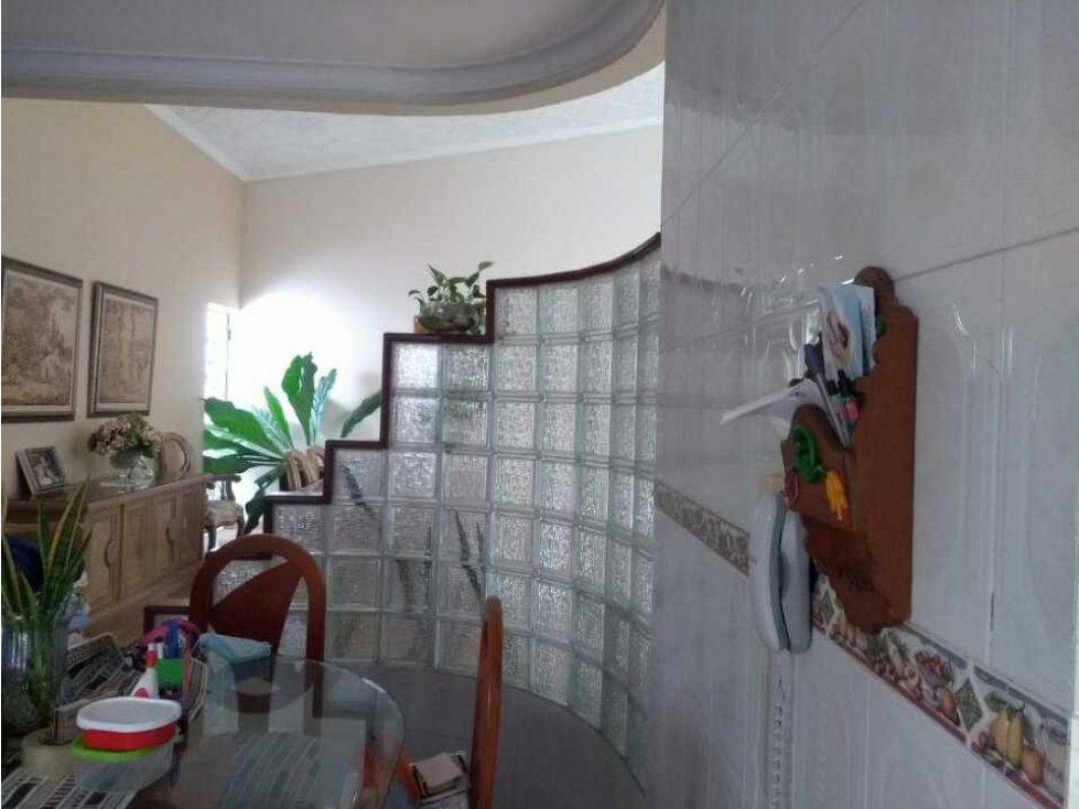 SE VENDE HERMOSA CASA  BARRIO EL  RECREO