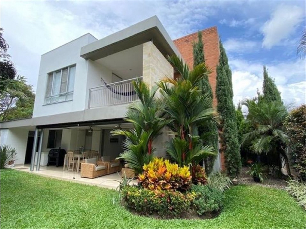 Se vende linda casa en Pance