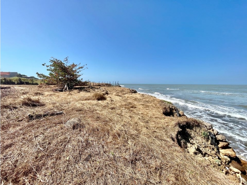 SE VENDE LOTE EN PUNTA CANOA, 43 m LINEALES DE FRENTE DE MAR