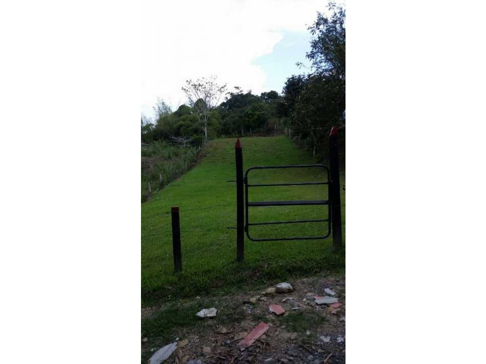 SE VENDE LOTE EN QUEBRADA NEGRA VEREDA EL HATO A 20 MINUTOS DE VILLETA