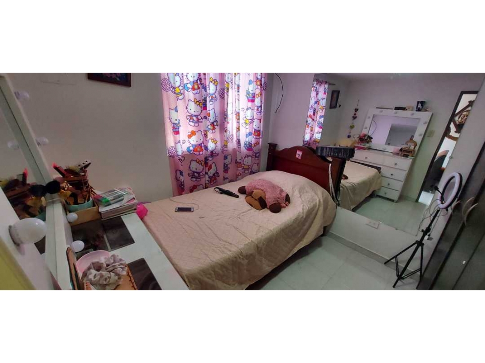 SE VENDEN 2 CASAS EN EL MIRADOR 2 Y 3 PISO CON TERRAZA 