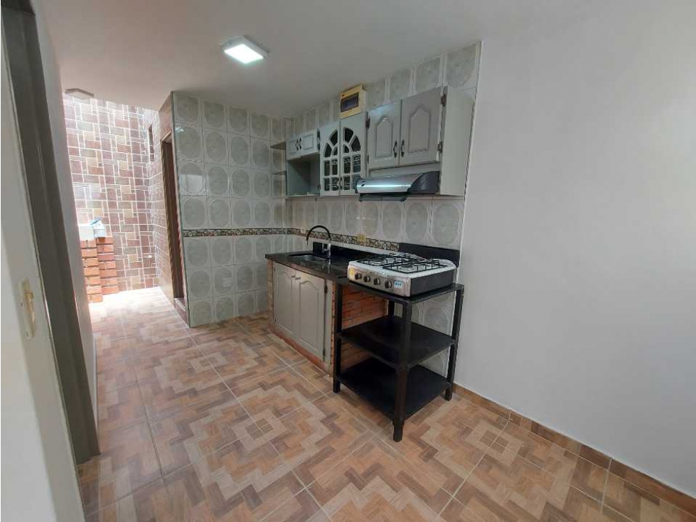 VENDO 2 PISO CON PLANCHA EN LA GRAN AVENIDA BELLO SUPER PUNTO