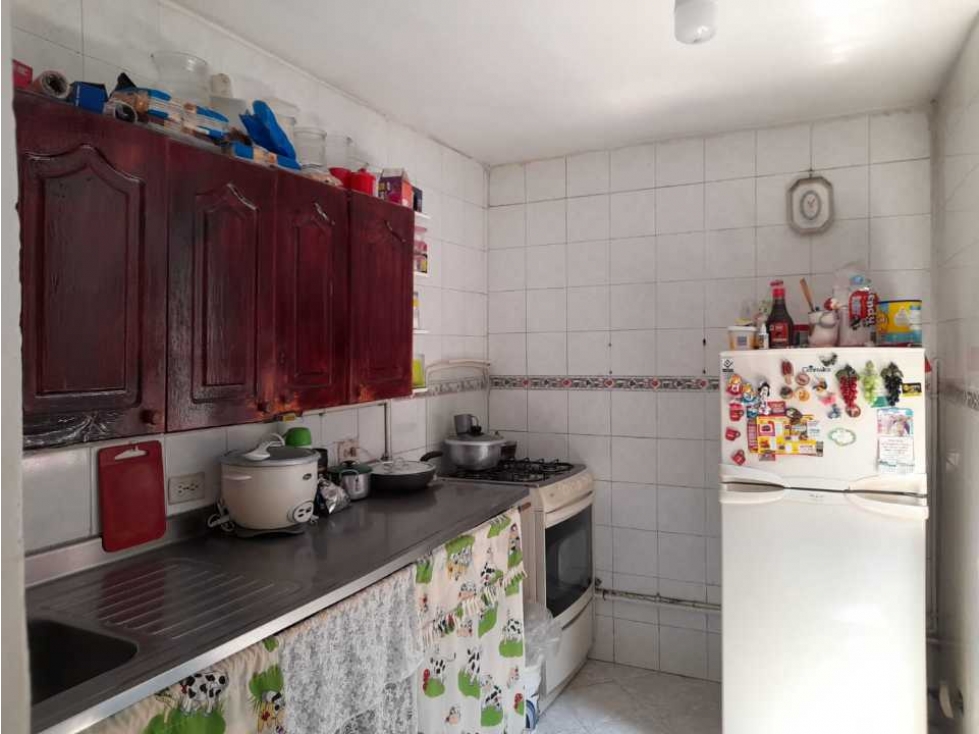 VENDO APARTAMENTO 2 PISÓ CERCA AL HOSPITAL LA MARIA