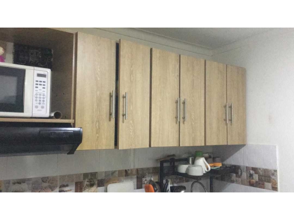 VENDO APTO 2DO PISO, UBICADO EN ROBLEDO KENNEDY. MEDELLÍN