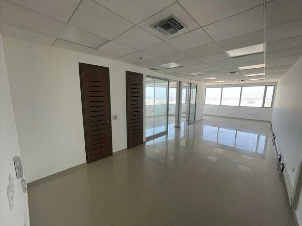 VENDO/ ARRIENDO OFICINA EDIFICIO  LAS AMERICAS