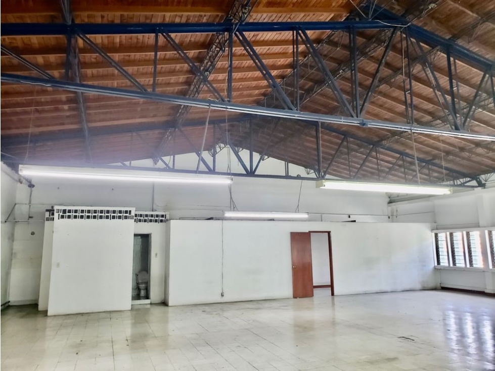 VENDO BODEGA EN BARRIO COLOMBIA 384 m2