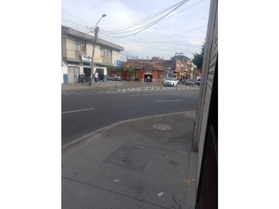 Vendo bodega en sur de cali barrio alameda 200 m2 doble altura