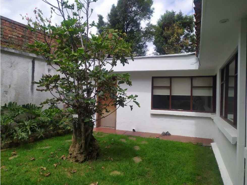 VENDO CASA REMODELADA SECTOR EXCLUSIVO SANTA ANA OCCIDENTAL BOGOTÁ