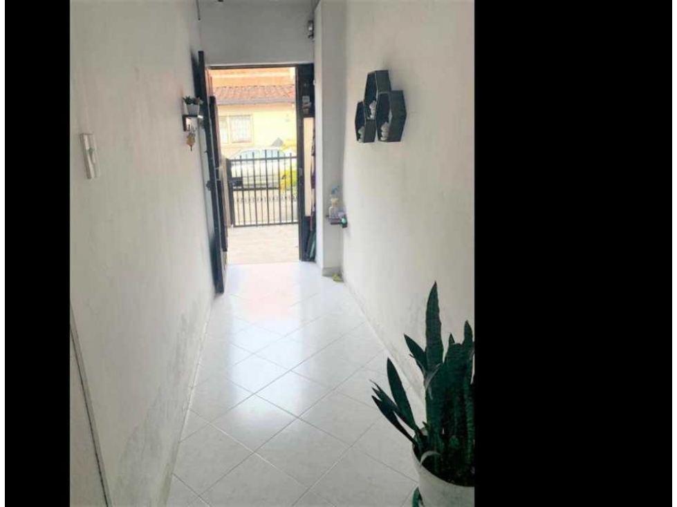 VENDO CASA 1 PISO CERCA A LA CLÍNICA LAS AMÉRICAS MEDELLIN