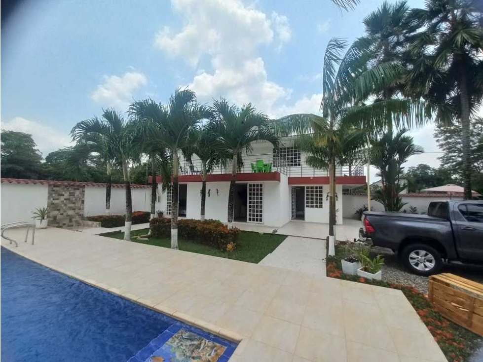 Vendo Casa Campestre con piscina rentando Vereda Apiay Villavicencio