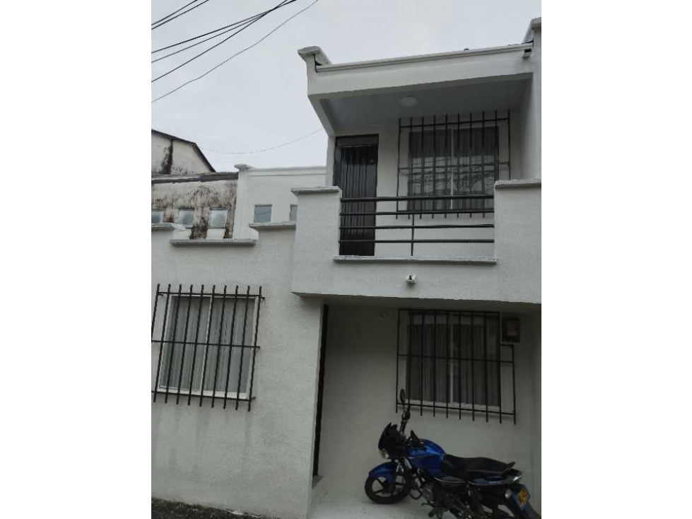 VENDO CASA EN ALTOS DE SANTA MÓNICA DOSQUEBRADAS