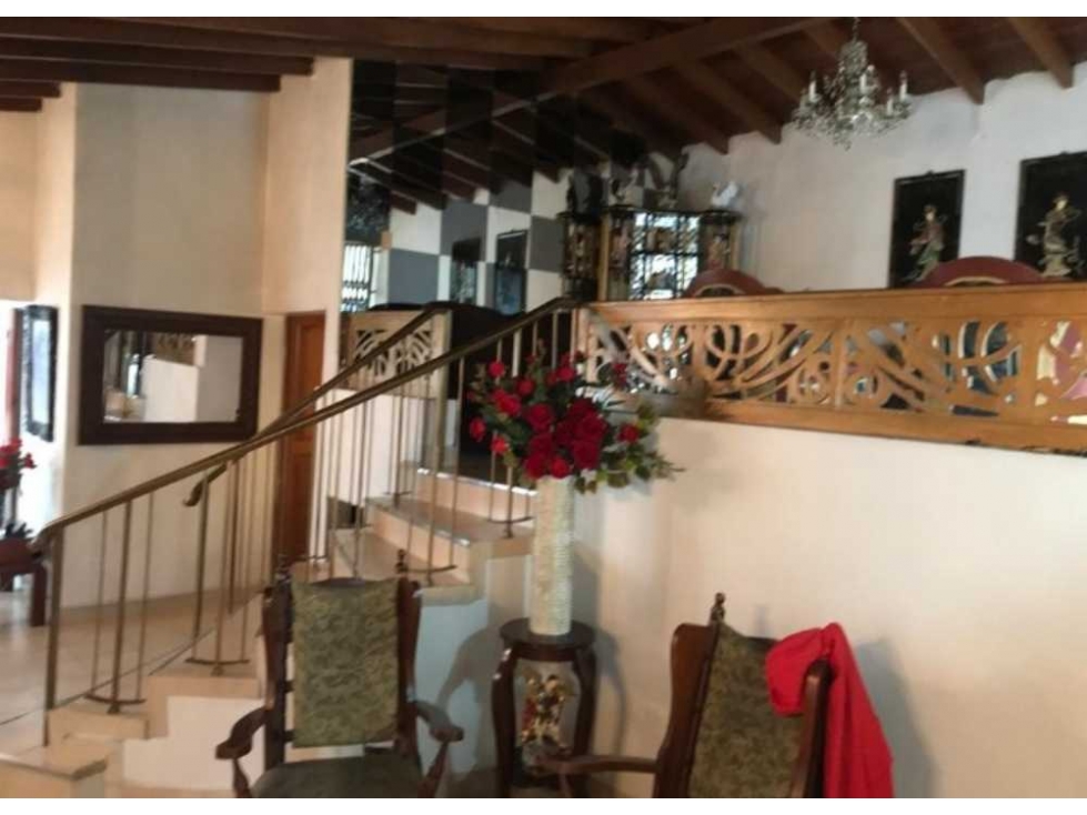 VENDO CASA LOTE EN LA AMÉRICA  CON PARQUEADERO