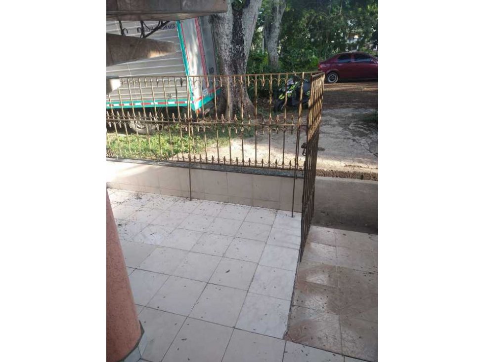 Vendo casa oriente de cali barrio las Ceibas 2 pisos independientes