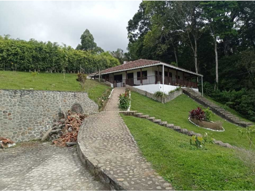 Vendo finca en cali  kilometro 18 parcelacion Monterrico