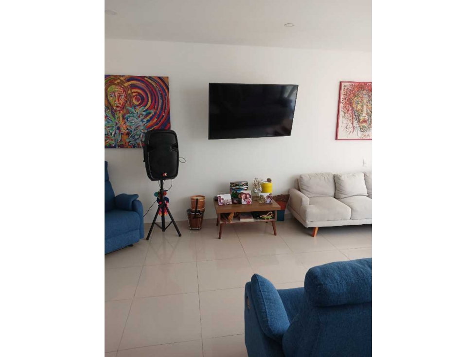 Vendo, hermoso apartamento, a una cuadra del C.C Buenavista piso alto