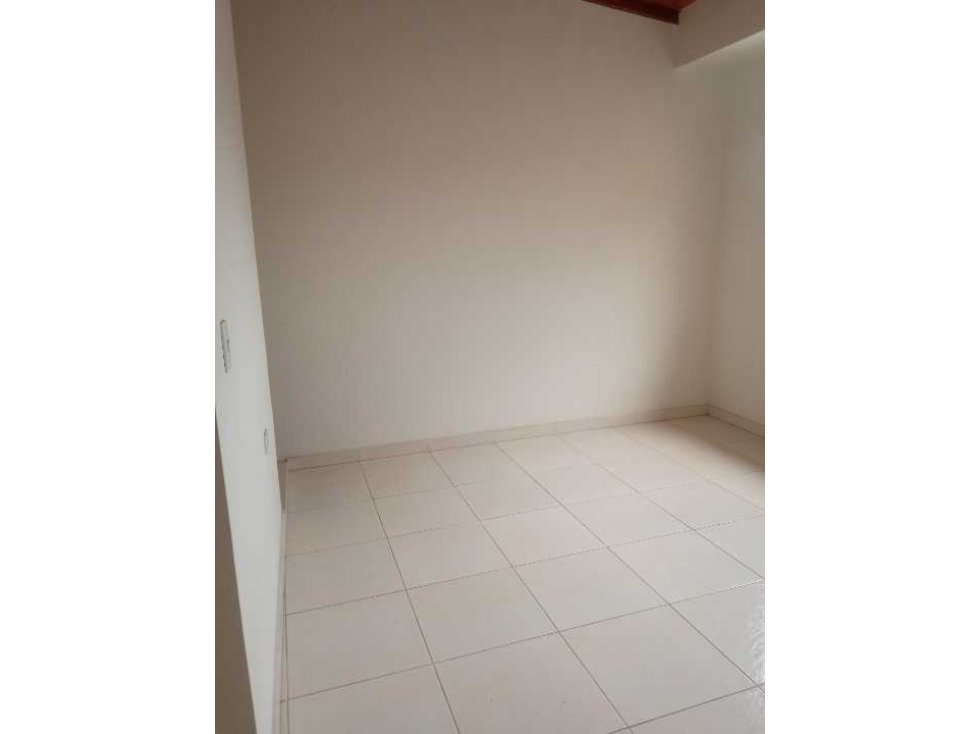 VENDO PENTHOUSE  P6 POBLADO GIRON