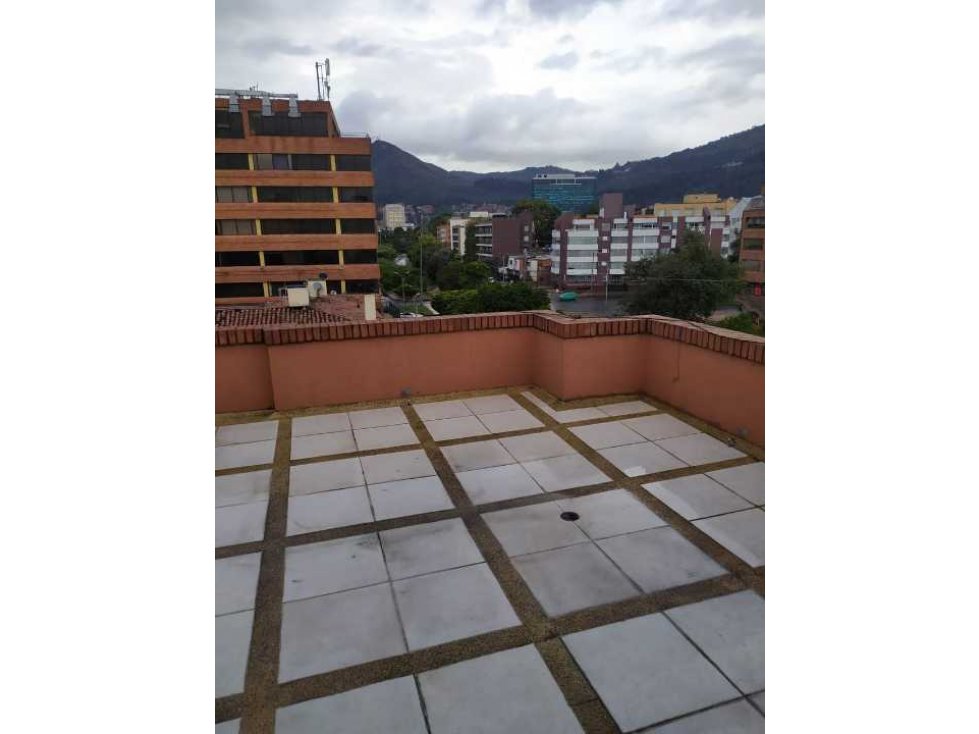 VENDO REMODELAR APTO CON TERRAZA DUPLEX SANTA BARBARA