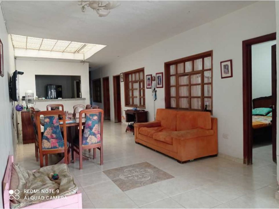 VENTA CASA INDEPENDIENTE EN EL ORIENTE DE CALI CON APARTAMENTOS.