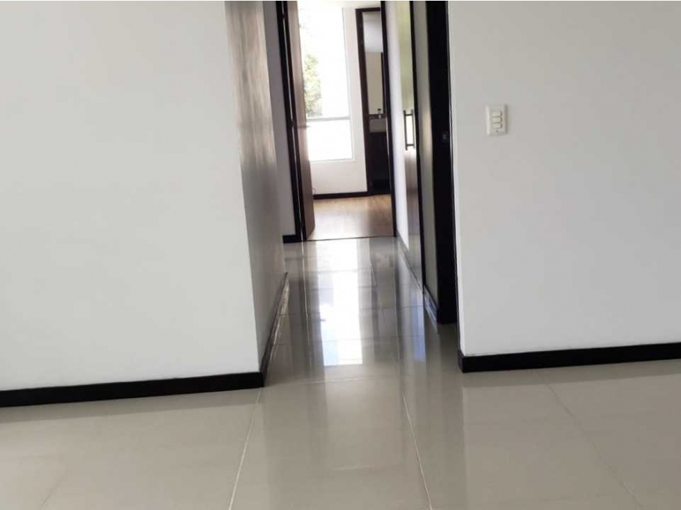 VENTA DE APARTAMENTO SECTOR EL ESMERALDAL  ENVIGADO