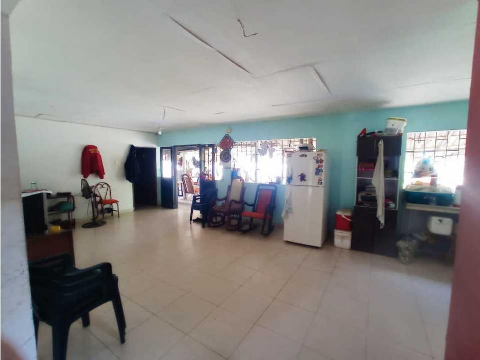 Venta de casa amplia + lote en garzones,monteria