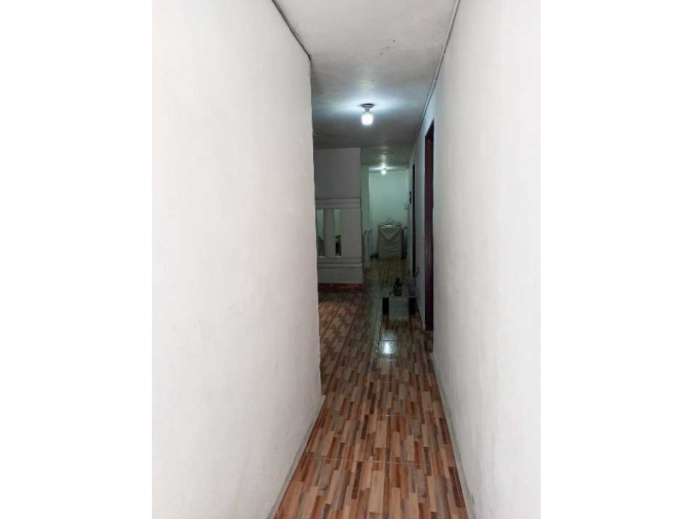 VENTA DE CASA CON EXCELENTE UBICACIÓN 99MT