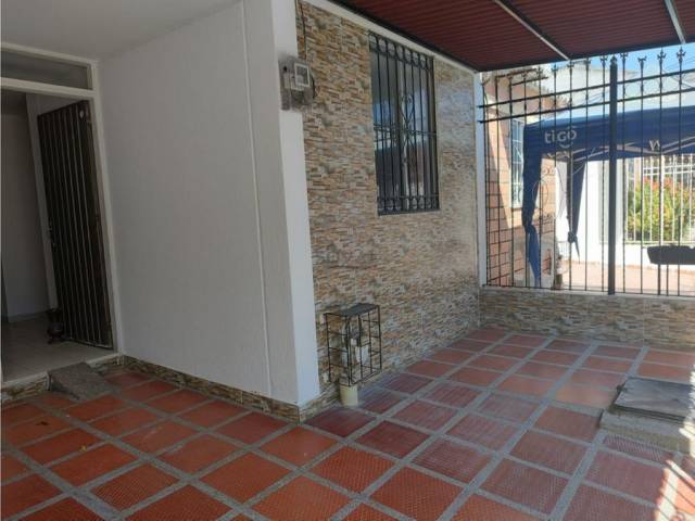 CASA EN VENTA SECTOR SANTA CRUZ, CERCA A ZAPATOCA