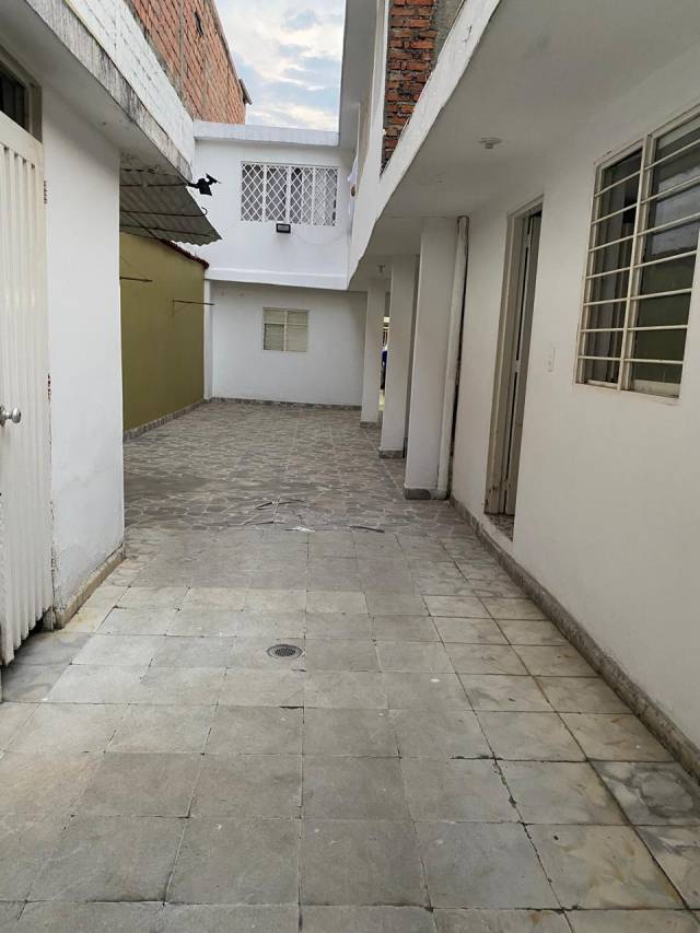 Casa en Cali barrio El Guabal de 2 pisos independientes comercial