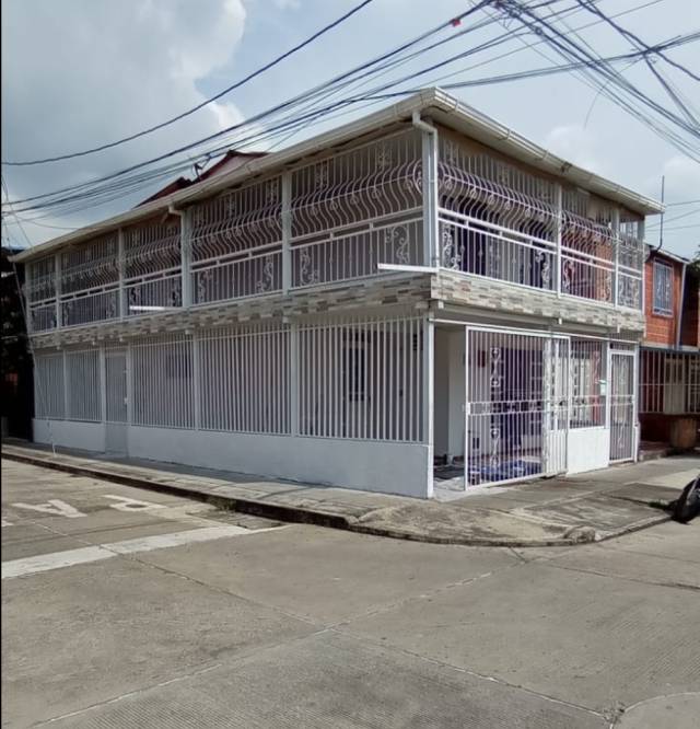 Vendo Casa Esquinera en Palmira en Molinos de Comfandi  2