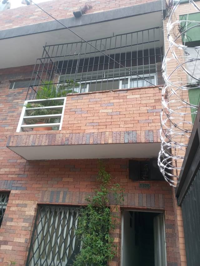 ALQUILO APARTAESTUDIO A solo una cuadra de la Avenida Estación y Avenida Sexta, cerca a todo.