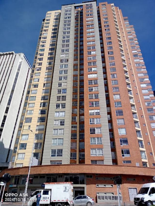 ARRIENDO LINDO APATAESTUDIO CENTRO INTERNACIONAL
