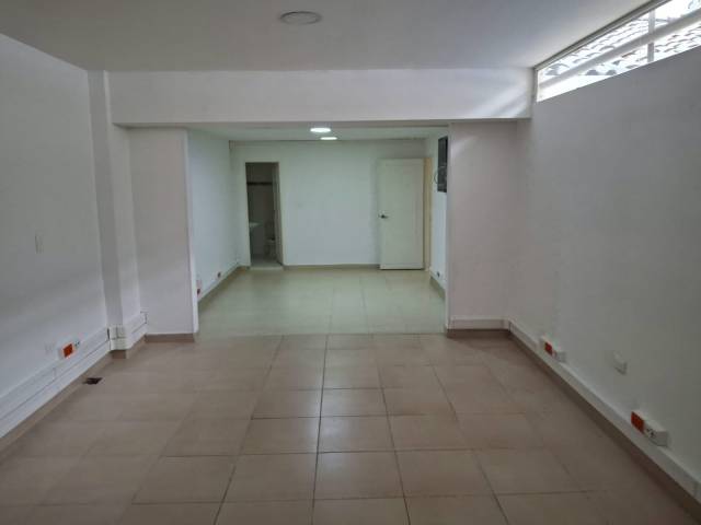Arriendo Casa Comercial con opcion de Venta en el barrio Tequendama